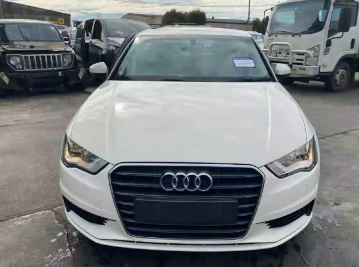 Used Audi, A3 Right Headlamp ,  Bv, Hatch/Sedan/Cabrio, Halogen Type, 05/13-08/16  – main images - All Good Parts