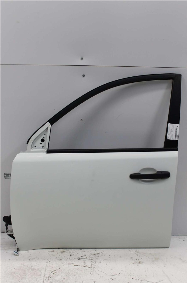 Mitsubishi, Challenger Left Front Door Kh/Pb Pc Non Mould Type 12/09 12/15