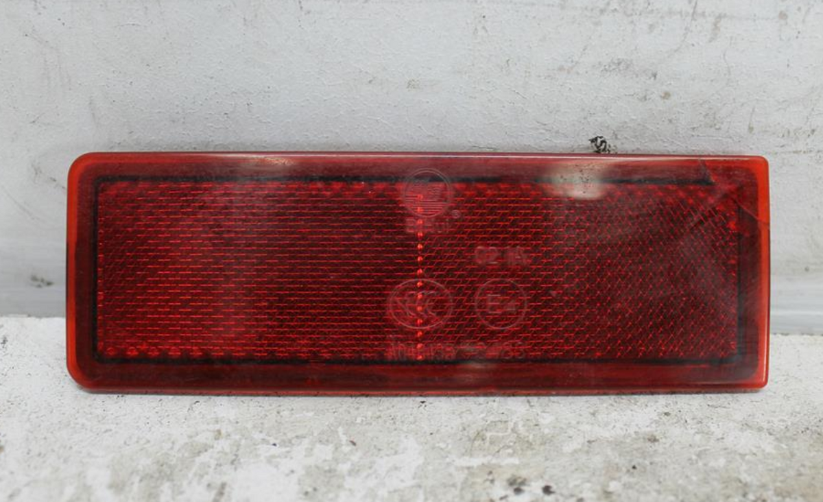 Used LDV, V80 Right Taillight In Bumper Reflector Van 01/13 2022 – image 1 - All Good Parts