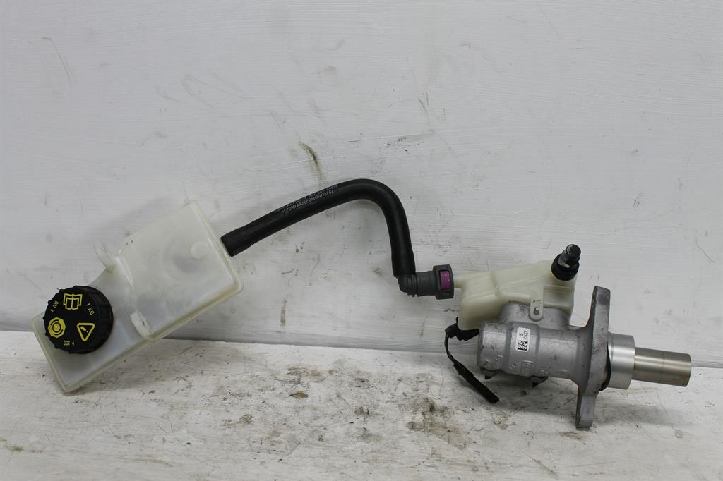 Ford, Escape Master Cylinder Zg 09/16 05/20