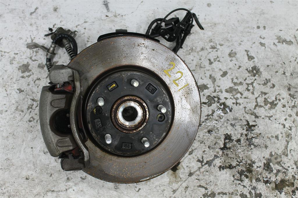 Used Kia, Cerato Left Front Hub Assembly Yd 04/13 03/18 2018 – image 1 - All Good Parts