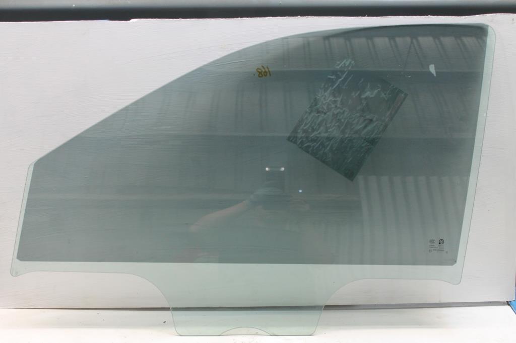 LDV, T60 Left Front Door Window Sk8C 07/17