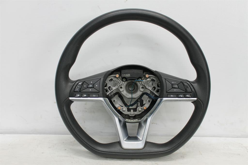Used Nissan, Xtrail Steering Wheel Vinyl T32 02/17 07/22 2018 – image 1 - All Good Parts