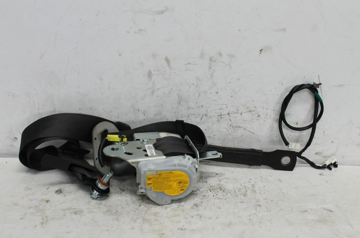 Used Renault, Koleos Seat Belt Lh Front Assy (Belt And Stalk) H45 09/08 04/16 2012 – image 1 - All Good Parts
