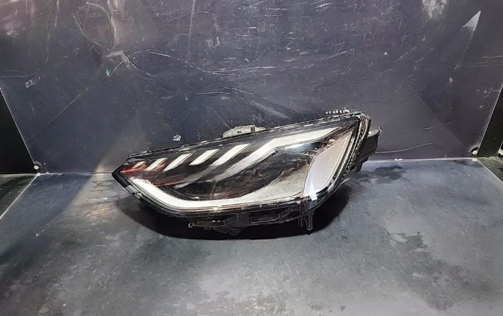 Used Audi, A4  Left Headlamp ,  B9 8W, W/ Led, Adaptative Type, 12/20  – main images - All Good Parts