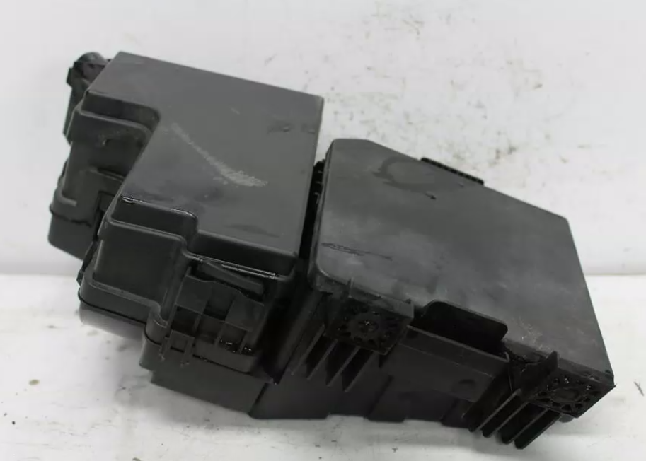 Used Renault, Koleos Fuse Box H45 09/13 04/16 2014 – image 1 - All Good Parts