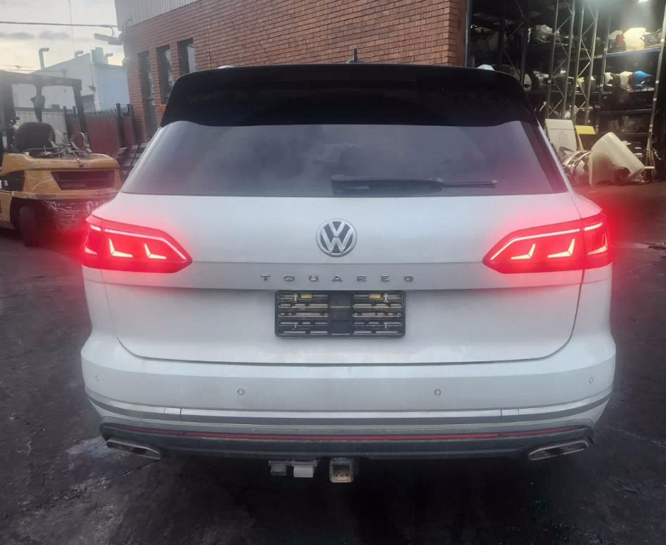 Used Volkswagen, Touareg Right Headlamp , Cr, Led, Matrix Beam Type, 05/18-08/23  – main images - All Good Parts