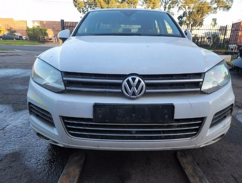Volkswagen, Touareg Right Headlamp ,  7P, Halogen, 06/11-07/14