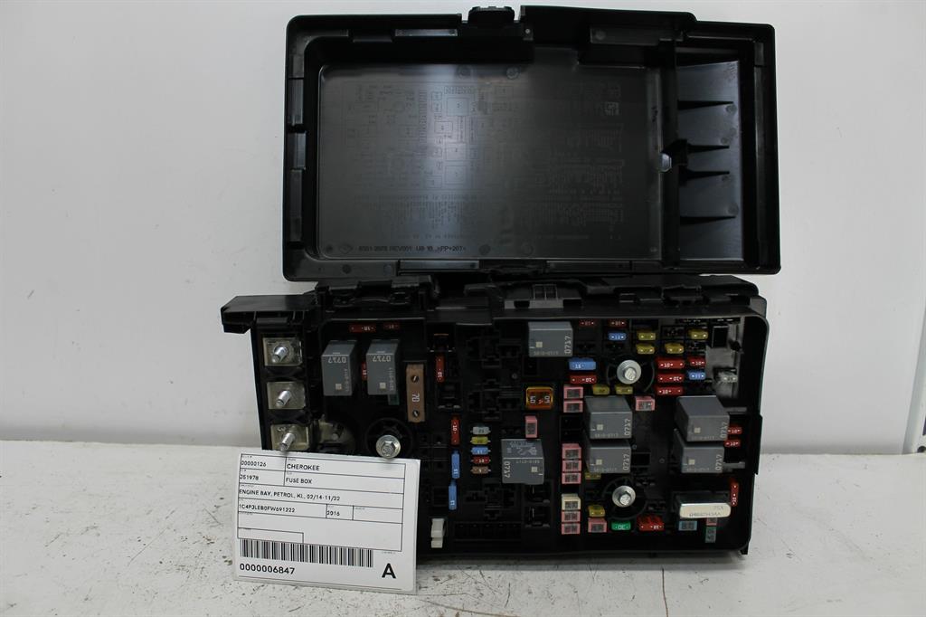 Used Jeep, Cherokee Fuse Box Petrol Kl 02/14 11/22 2016 – image 1 - All Good Parts