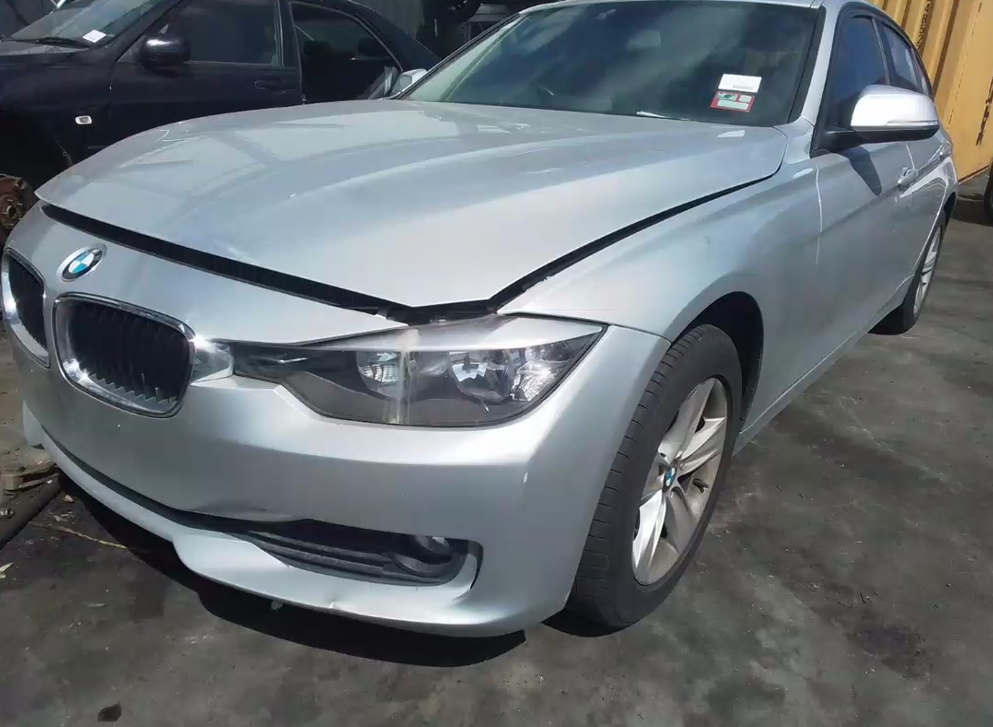 Used Bmw , 3 Series Right Headlamp , F30/F31, Sedan/Wagon, Halogen Type, 11/11-12/15  – main images - All Good Parts