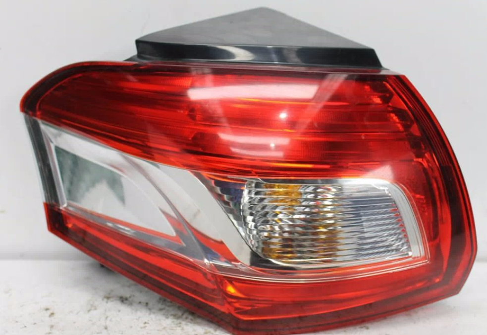 Used Peugeot, 4008 Left Taillight In Body 06/12 12/17 2016 – image 1 - All Good Parts