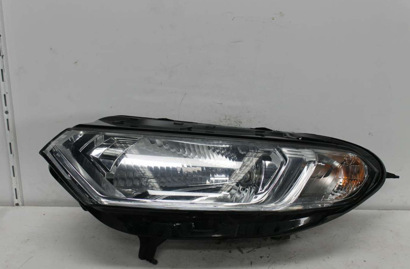 Ford, Ecosport Left Headlamp Bk Chrome Insert Type 11/13 09/17