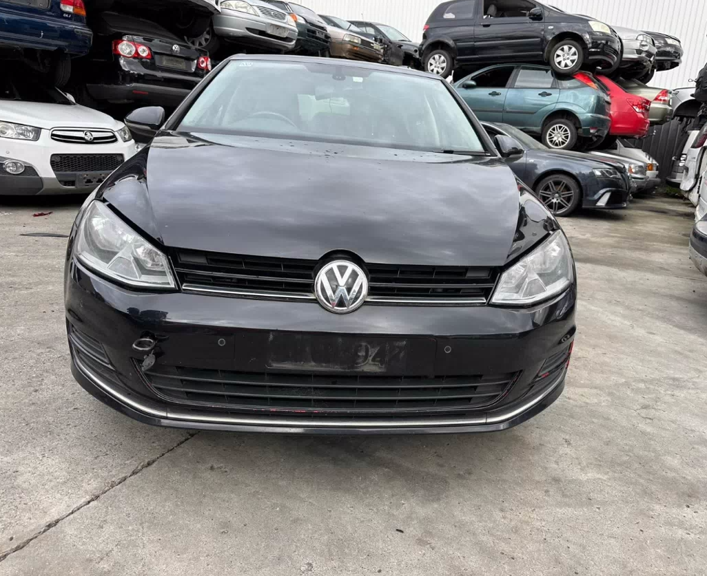 Used Volkswagen, Golf Right Headlamp , Gen 7, Standard/Tsi/Comfortline/Highline/Gti, Halogen Type, Gen 7, 12/12-03/17  – main images - All Good Parts