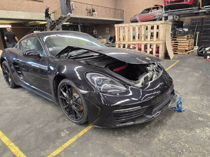 Used Porsche , Cayman  Trans/Gearbox ,  718, 7 Speed, Dct Gearbox  – main images - All Good Parts
