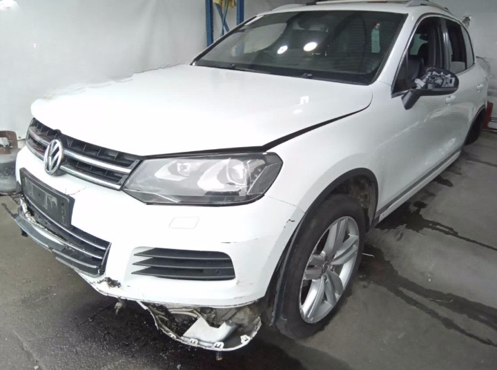 Used Volkswagen, Touareg Right Headlamp , 7P, Xenon, 07/11-07/14  – main images - All Good Parts