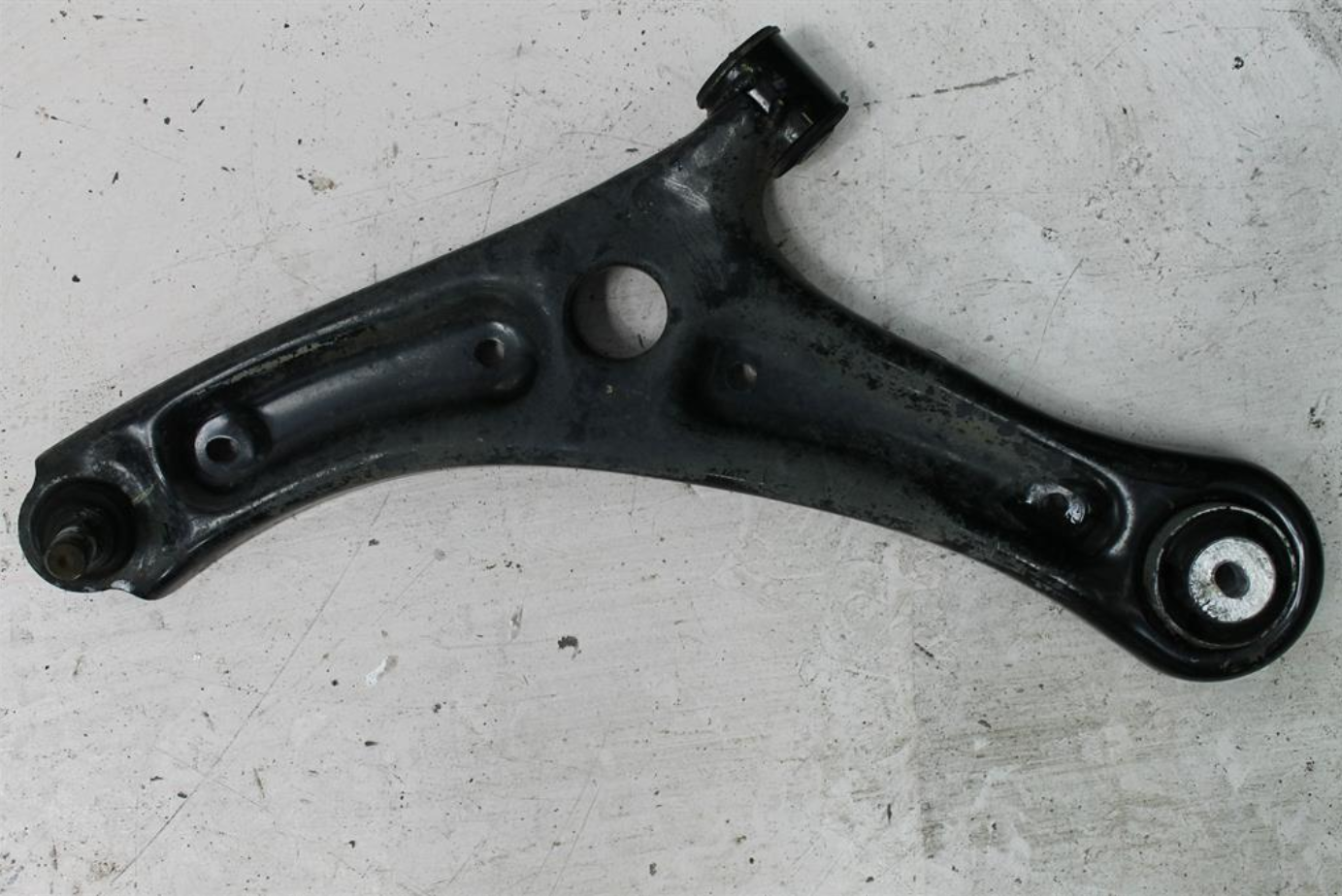 Ford, Ecosport Left Front Lower Control Arm Bk 11/13 09/17