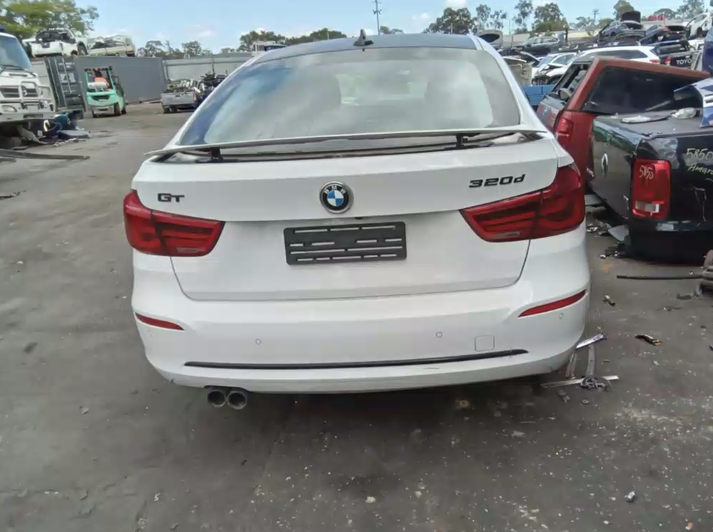 Used Bmw , 3 Series Right Headlamp ,  F30/F31, Sedan/Wagon, Halogen Type, 07/15-05/19  – main images - All Good Parts