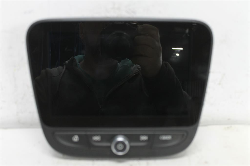 Used Holden, Equinox Stereo/Head Unit 8In Touchscreen/Sat Nav Eq 09/17 12/20 2019 – image 1 - All Good Parts