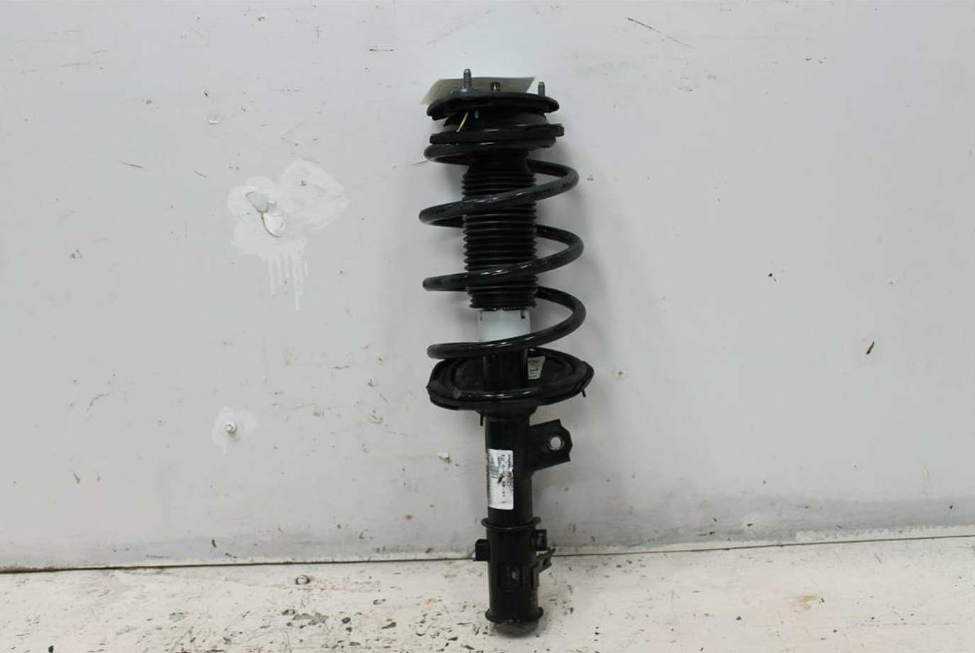 Used Kia, Rio Right Front Strut Jb 05/05 07/11 2010 – image 1 - All Good Parts