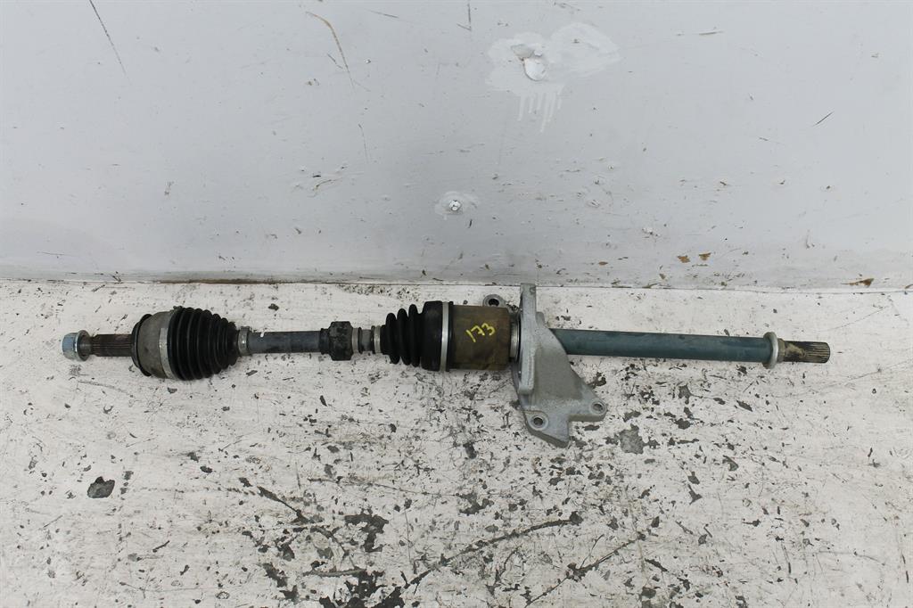 Used Nissan, Xtrail Right Driveshaft Front Auto T/M Petrol 2.5 Fwd T32 02/14 07/22 2018 – image 1 - All Good Parts