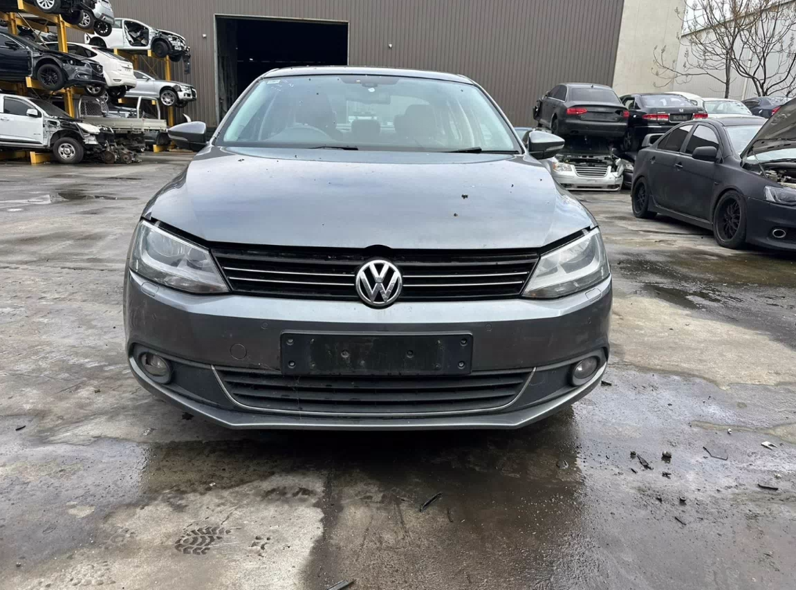 Used Volkswagen, Jetta Right Headlamp , 1B, Halogen, 02/11-12/17  – main images - All Good Parts