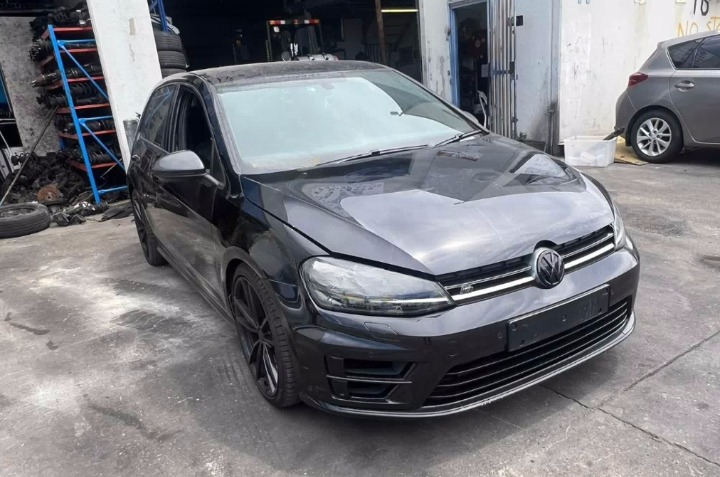 Used Volkswagen, Golf Right Headlamp , Gen 7, R, Xeνον Τυρε, 12/12-03/17  – main images - All Good Parts