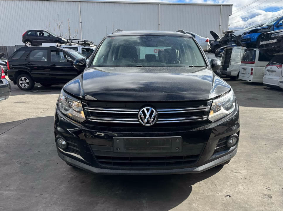 Used Volkswagen, Tiguan Right Headlamp , 5N, Halogen Type, 07/11-08/16  – main images - All Good Parts