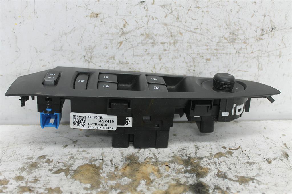 Used Holden, Trax Power Window Switch Rh Front (Master Switch) Rectangle Style Plug Tj Series 08/13 08/16 2016 – image 1 - All Good Parts