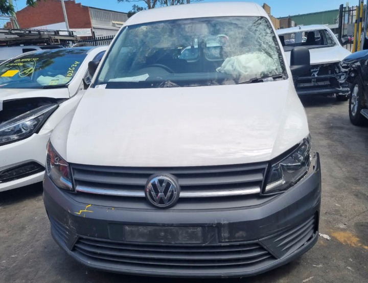 Used Volkswagen, Caddy Right Headlamp , Halogen, Non Drl Type, 2Κν, 12/15-02/21  – main images - All Good Parts