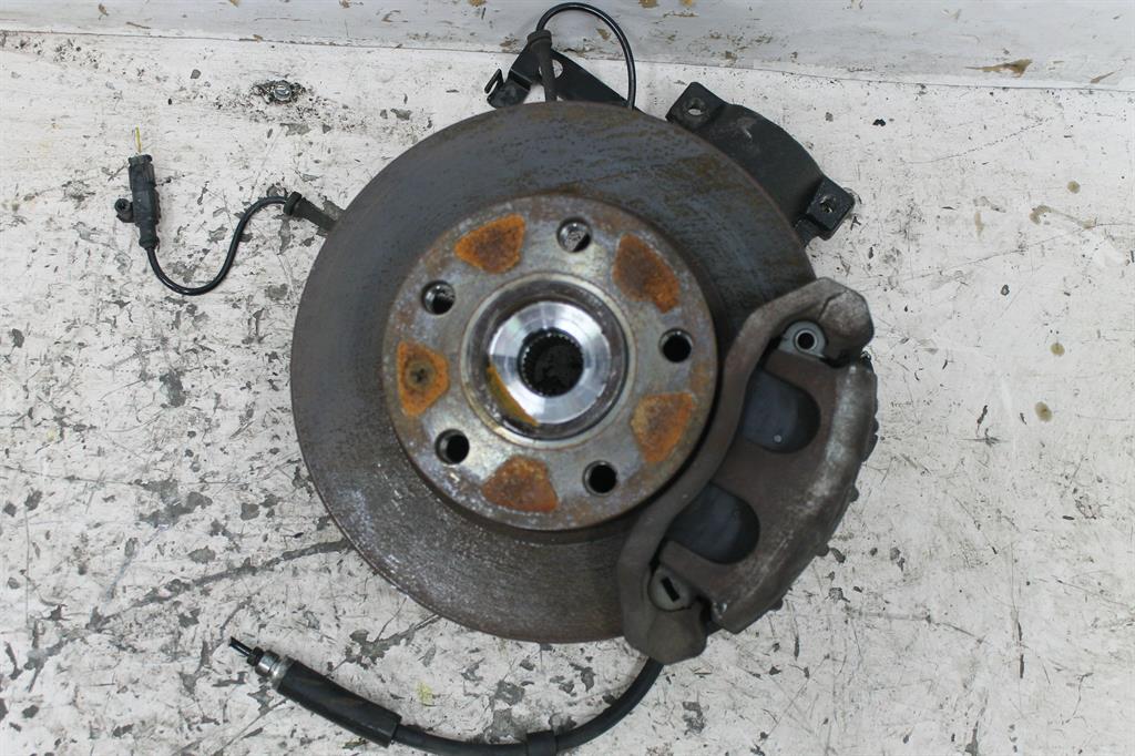 LDV, V80 Right Front Hub Assembly Diesel 2.5 Van 01/13