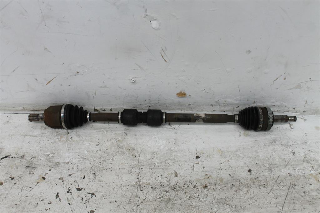 Used Hyundai, IX35 Right Driveshaft Front Auto T/M 2.0 Petrol Lm Series 11/09 05/13 2010 – image 1 - All Good Parts