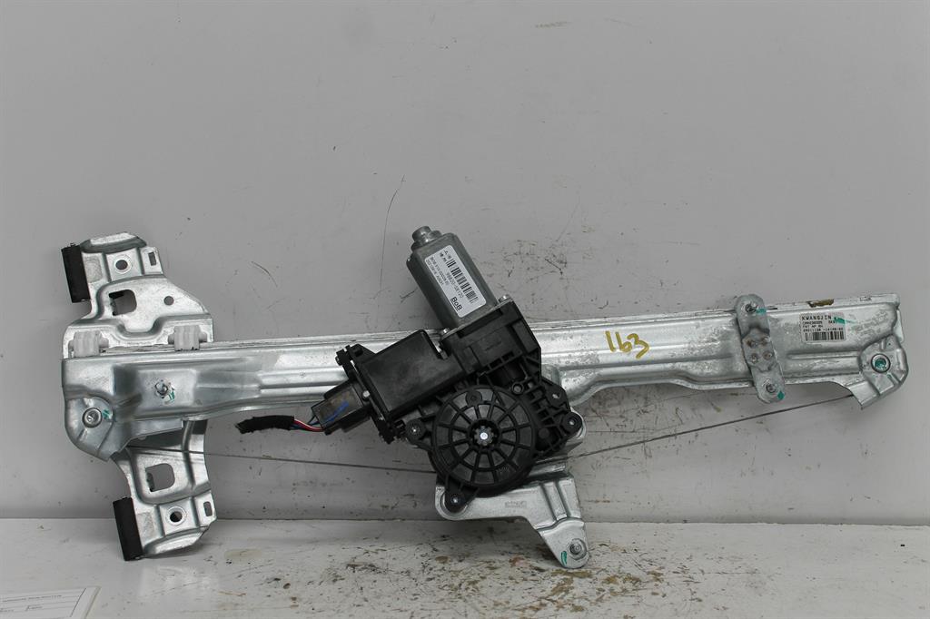 Used LDV, T60 Right Front Window Reg/Motor Sk8C 07/17 2022 – image 1 - All Good Parts