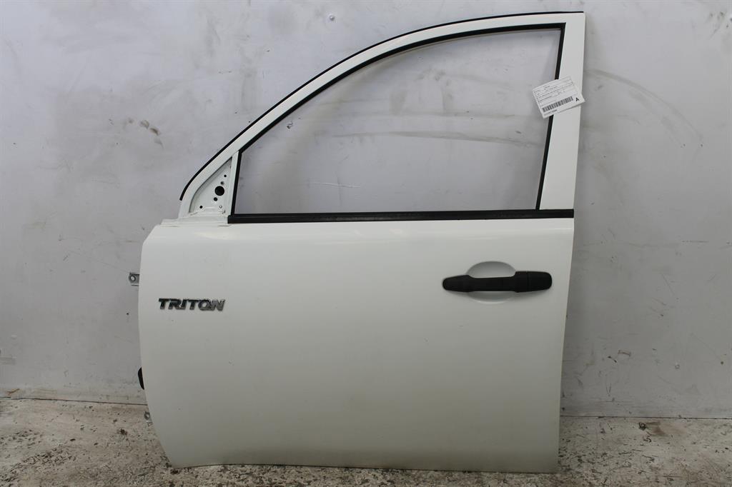 Mitsubishi, Triton Left Front Door Ml Mn Single/Dual Cab Non Mould Type 07/06 04/15