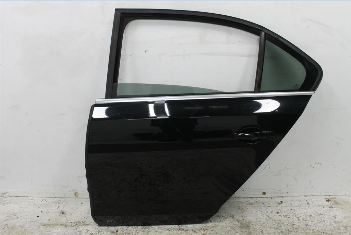 Volkswagen, Jetta Left Rear Door 1B 02/11 12/17