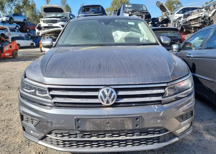 Used Volkswagen, Tiguan Right Headlamp ,  5Na, Led Tυρε, 06/16-05/21  – main images - All Good Parts