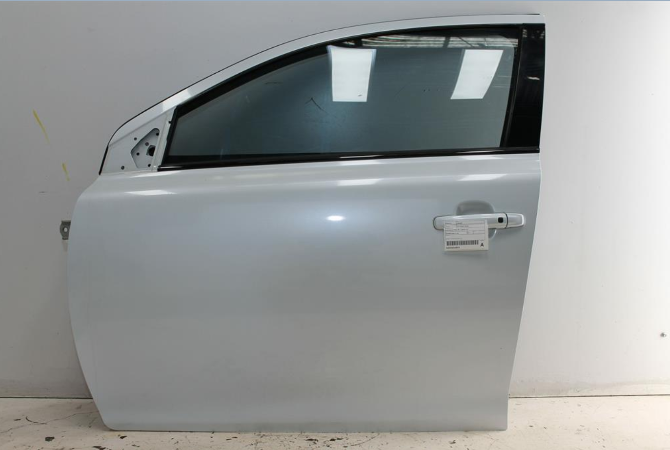 Suzuki, Kizashi Left Front Door Non Mould Type Fr 12/09 01/17