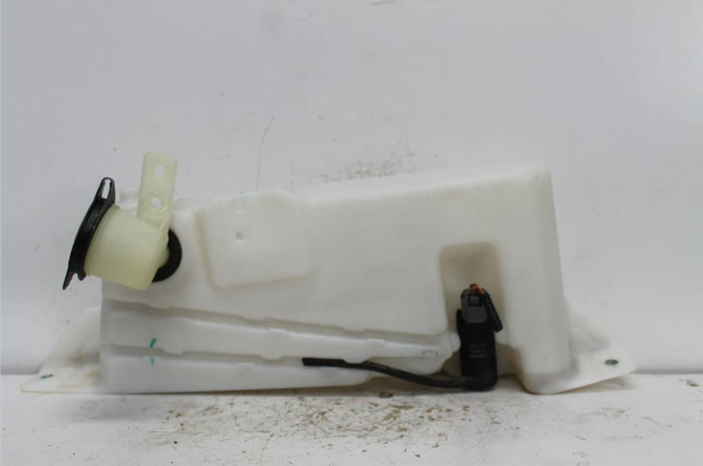Used LDV, T60 Washer Bottle Sk8C 07/17 2018 – image 1 - All Good Parts