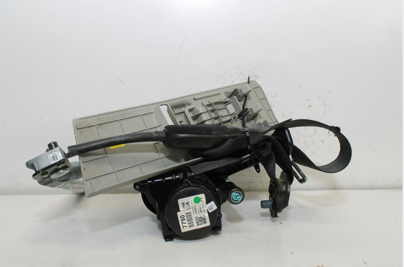 Used Holden, Barina Seat Belt Rh Front Assy (Belt And Stalk) Sedan/Hatch Tm 09/11 12/18 2012 – image 1 - All Good Parts